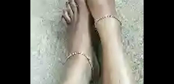  Tamil Young Married Wife Show her Sexy Legs